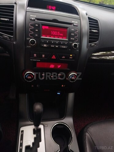 Kia Sorento-14