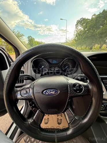 Ford Focus-9