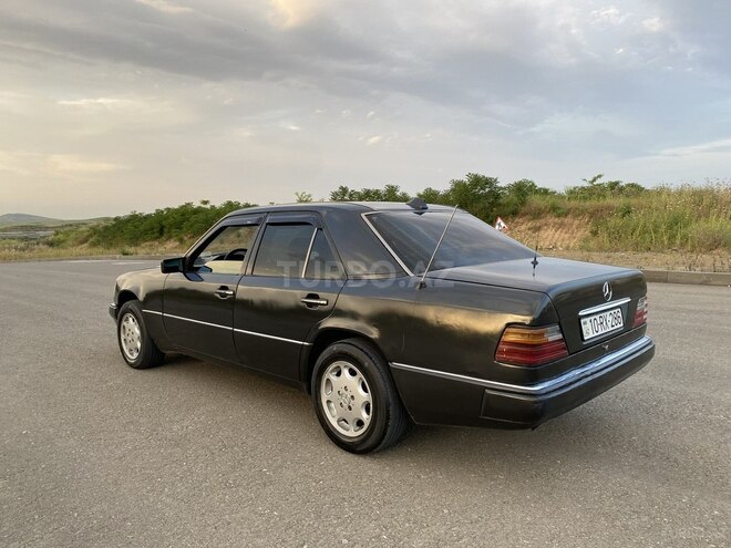 Mercedes 250 D-4