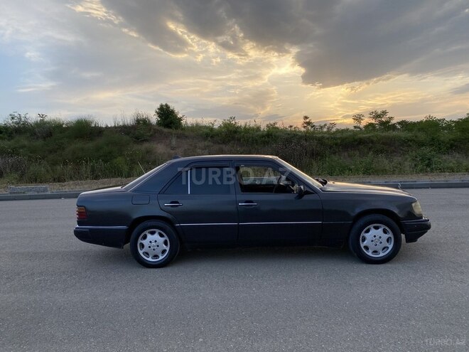 Mercedes 250 D-5