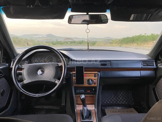 Mercedes 250 D-7