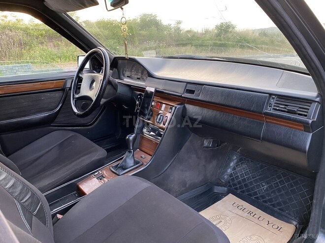Mercedes 250 D-8