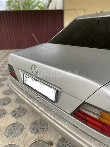 Mercedes 220 E-6