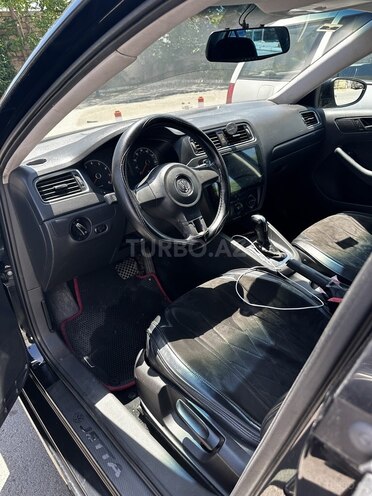 Volkswagen Jetta-4