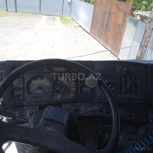 MAZ 650108-5