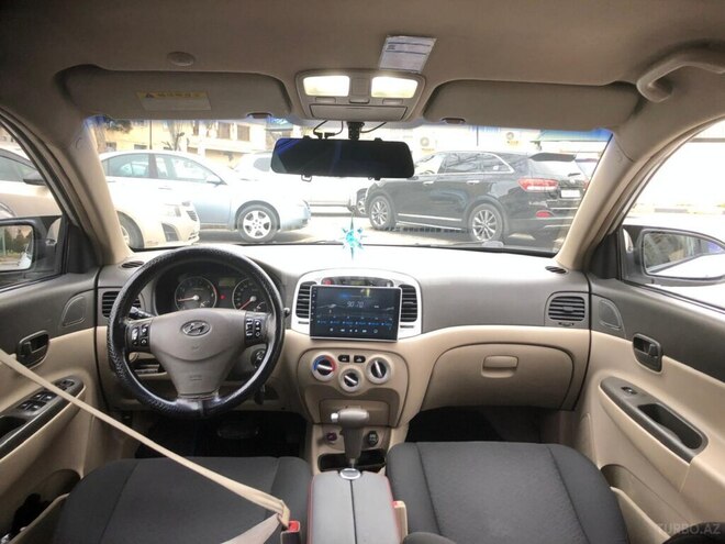 Hyundai Accent-5
