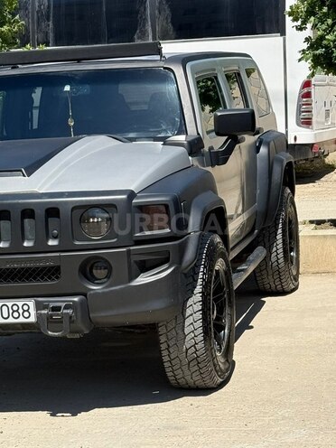 Hummer H3-2
