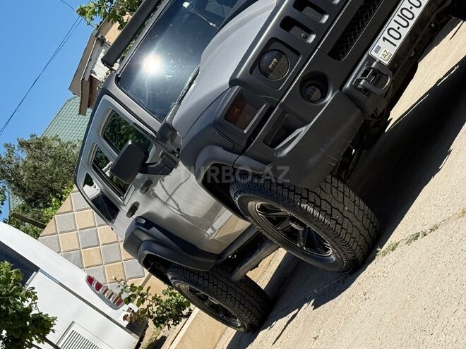 Hummer H3-7