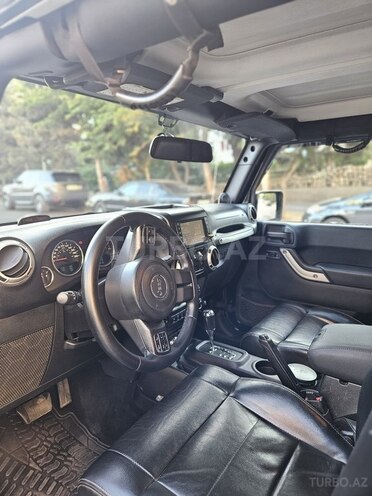 Jeep Wrangler-10