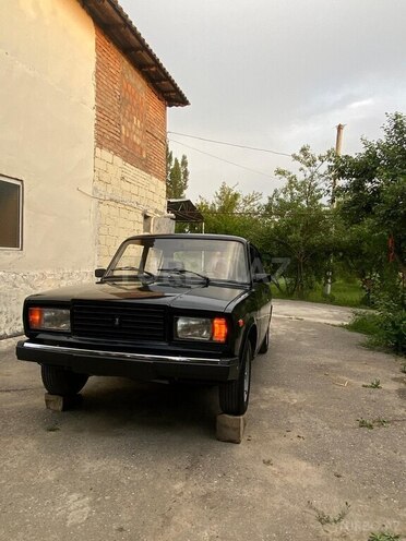 LADA (VAZ) 2107-2