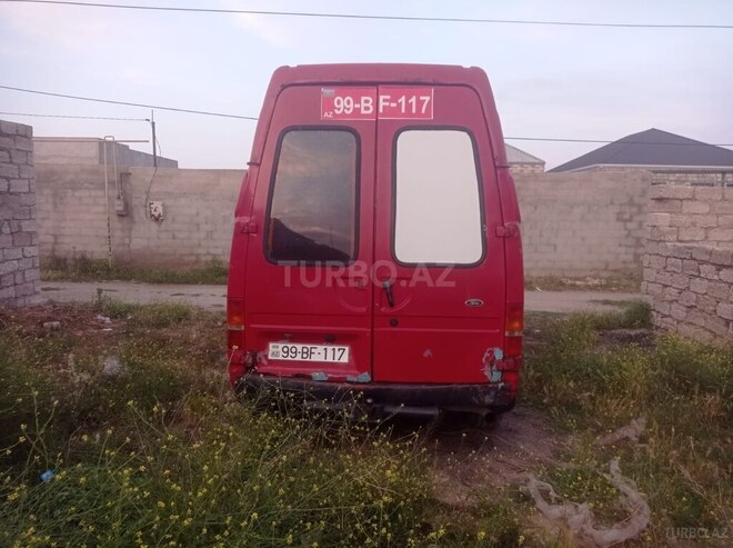 Ford Transit-6