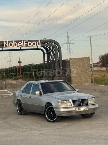 Mercedes E 220-4