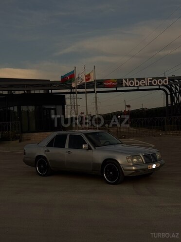 Mercedes E 220-7