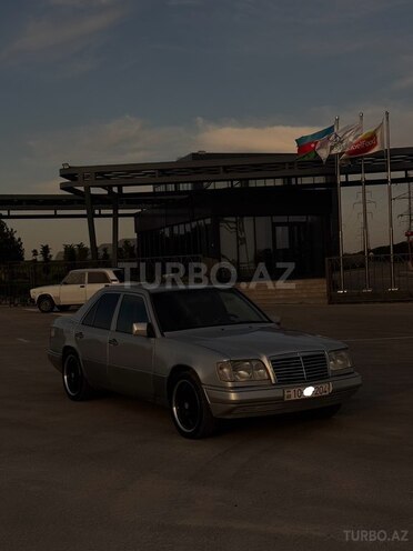 Mercedes E 220-6