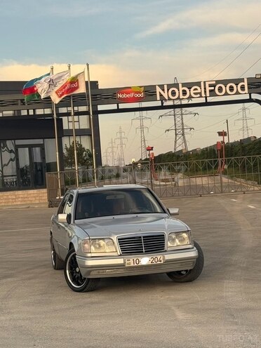 Mercedes E 220-3