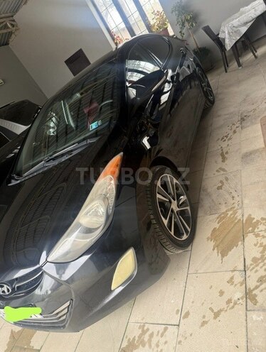 Hyundai Elantra-2