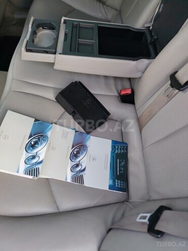 Mercedes E 220-13