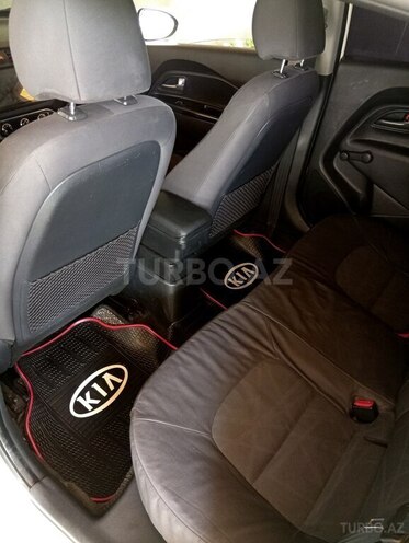 Kia Rio-6