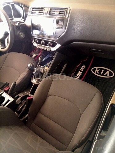 Kia Rio-7