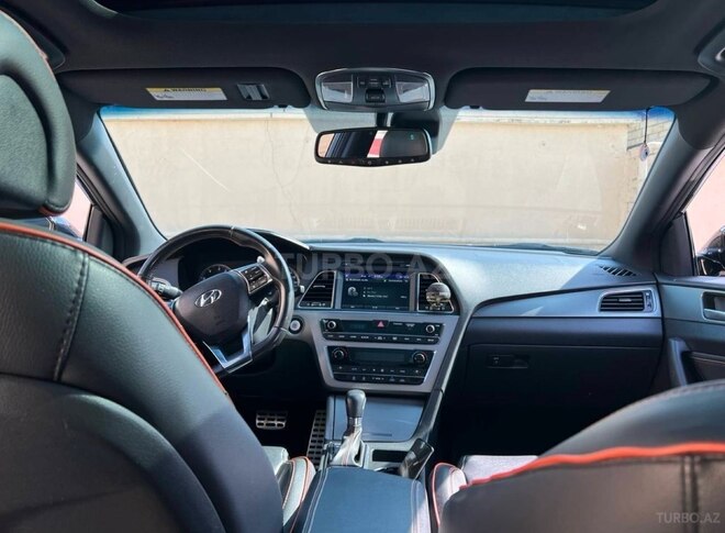 Hyundai Sonata-6