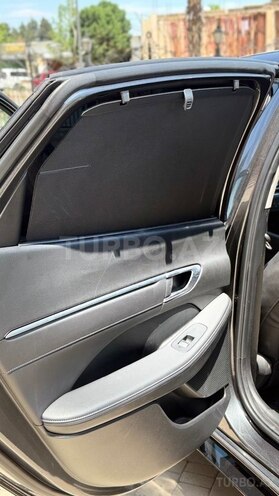 Hyundai Sonata-12