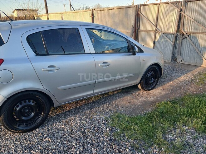 Opel Corsa-2