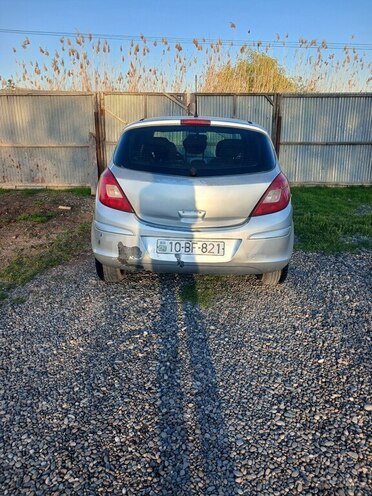 Opel Corsa-12