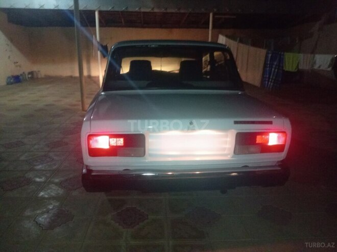 LADA (VAZ) 2107-2
