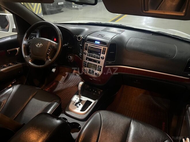 Hyundai Santa Fe-13