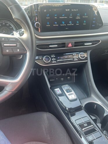Hyundai Sonata-16