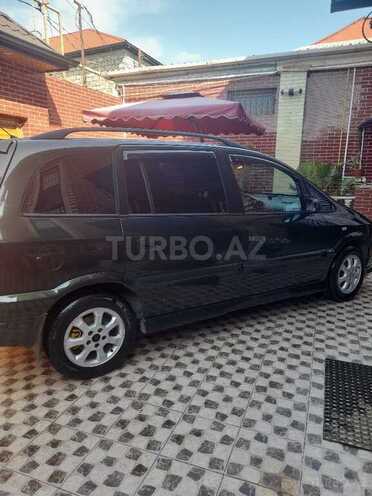 Opel Zafira-2
