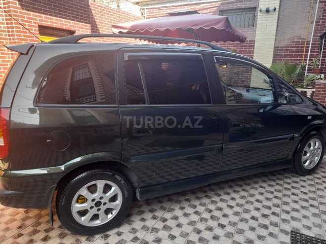 Opel Zafira-4