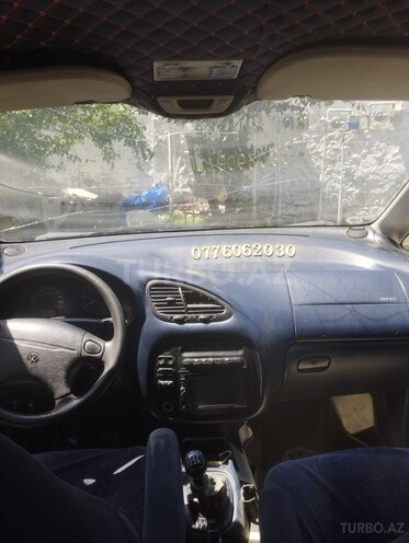 Volkswagen Sharan-6