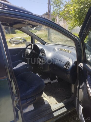 Volkswagen Sharan-8