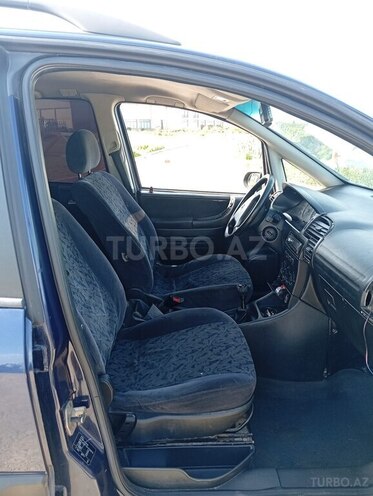Opel Zafira-6