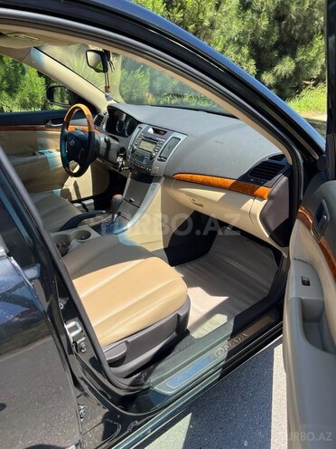 Hyundai Sonata-13