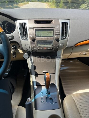 Hyundai Sonata-16