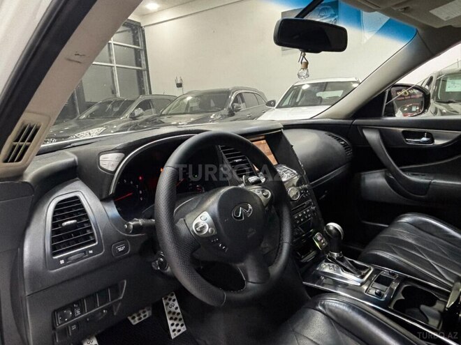 Infiniti FX35-11