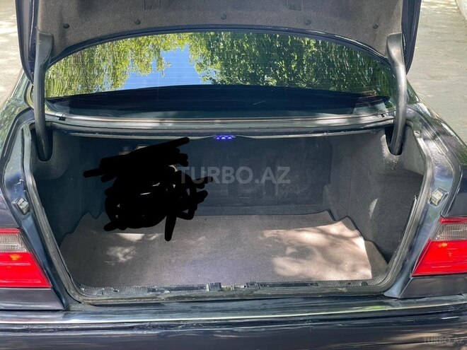 Mercedes E 230-5