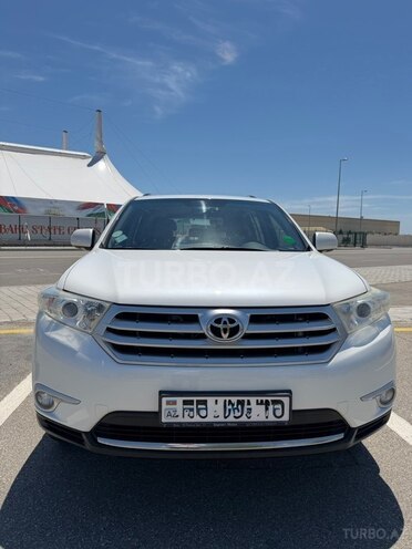 Toyota Highlander-2