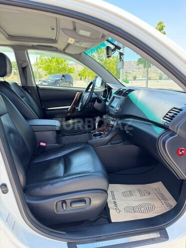 Toyota Highlander-13