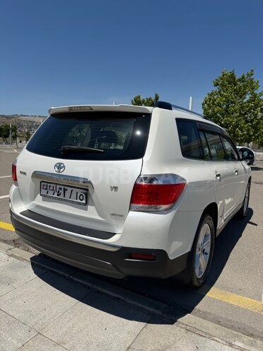 Toyota Highlander-6