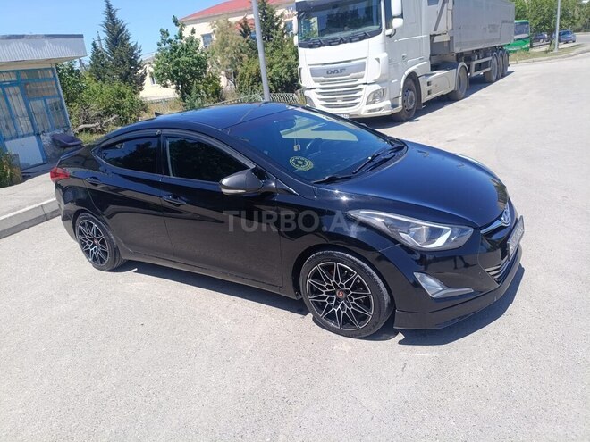 Hyundai Elantra-1
