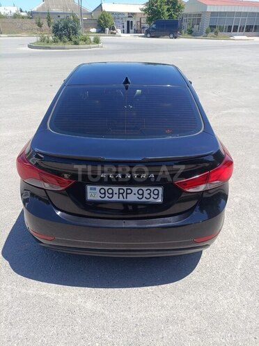 Hyundai Elantra-4