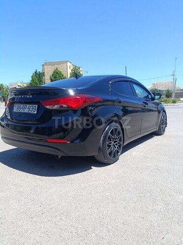 Hyundai Elantra-3