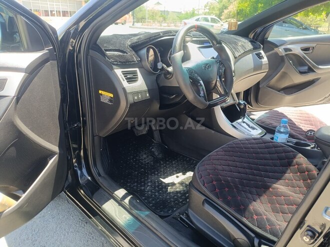 Hyundai Elantra-7