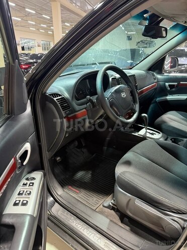 Hyundai Santa Fe-12