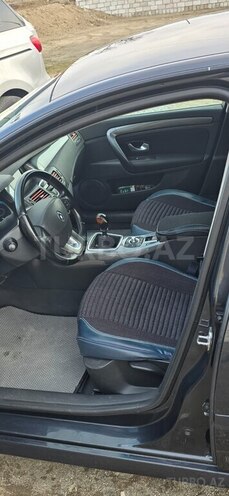 Renault Laguna-8
