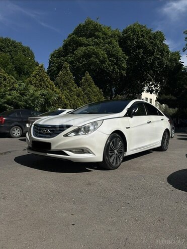 Hyundai Sonata-1