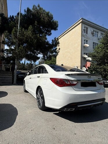Hyundai Sonata-4